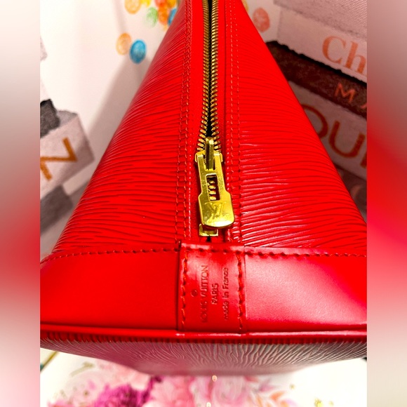 Louis Vuitton Alma Epi Red - Picture 9 of 14
